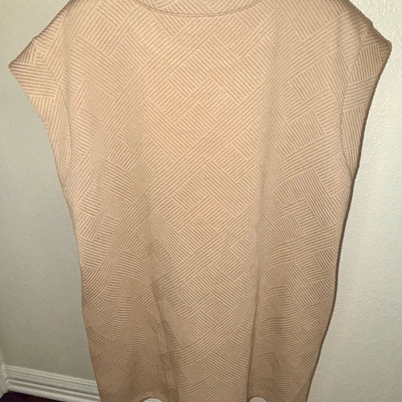 Entro Beige Geometric Short Sleeve Dress - Picture 2 of 5